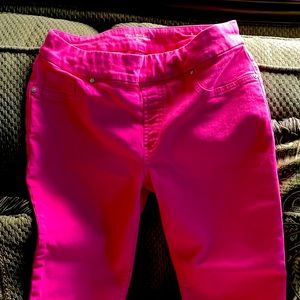 pull on capries hot pink Chicos